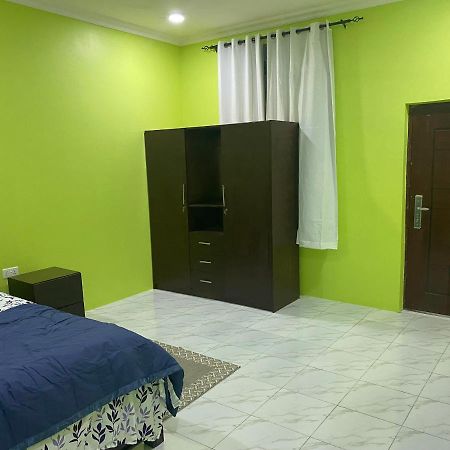 Oneworld Guesthouse & Events Centre Acra Exterior foto